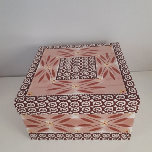 4 Temp-tations Old World Cranberry 8" Fluted Edge Salad/Dessert Plates NEW - Picture 2 of 3